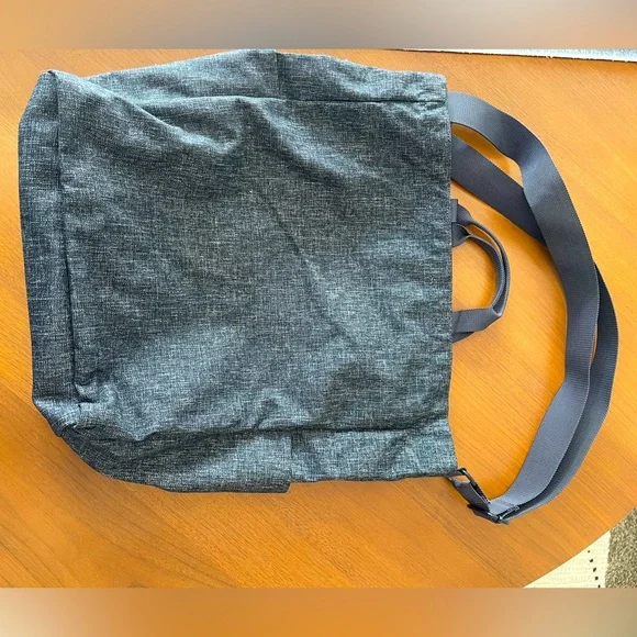 Everlane tote bag. NWOT, never used. - Picture 3 of 5